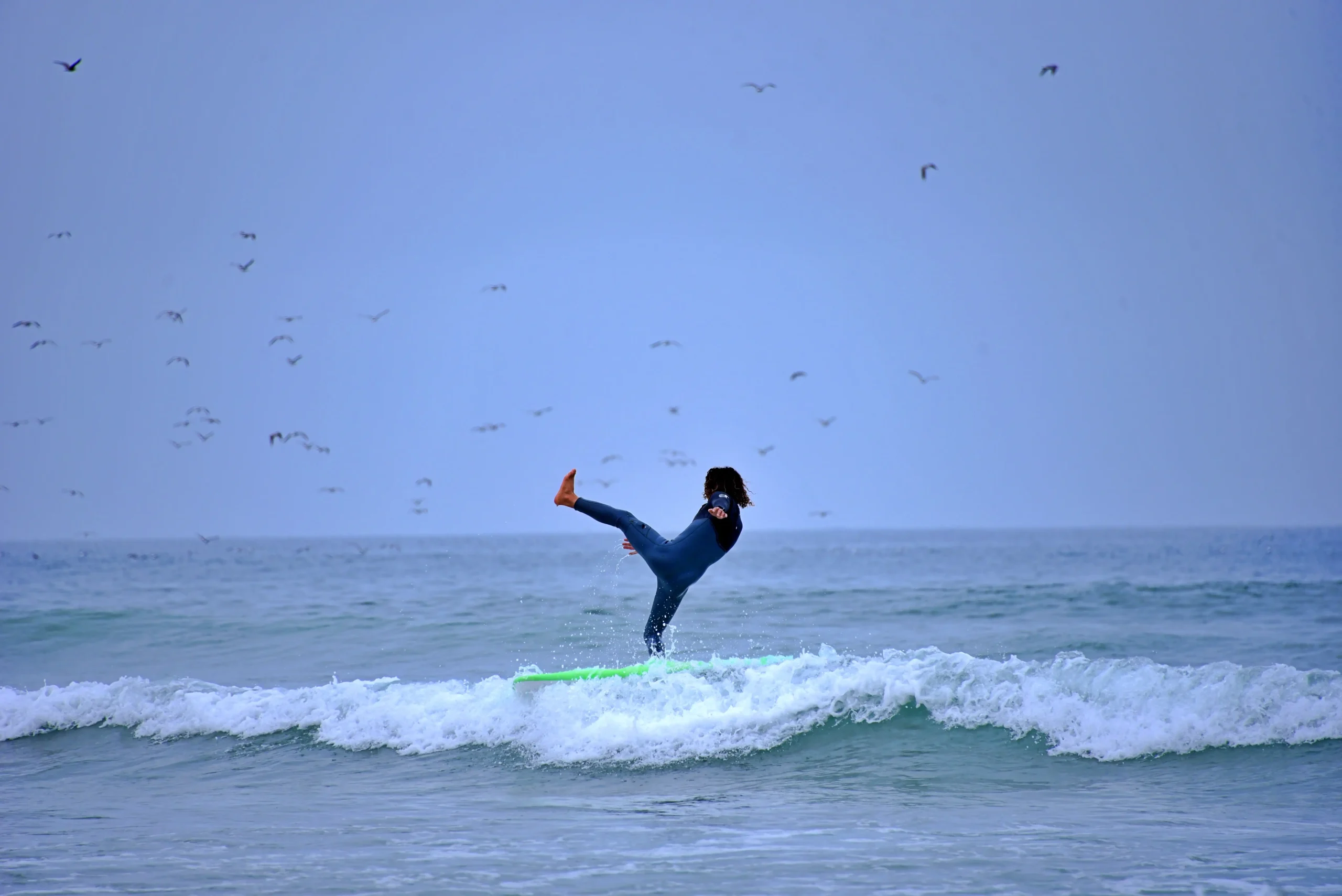 Surfer beim Kick-out